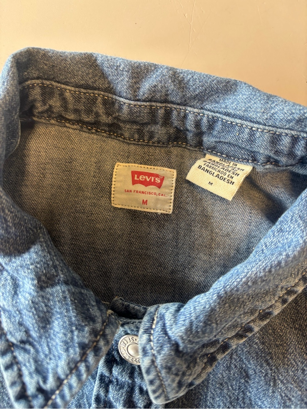 Levi's Medium Blue Denim Shirt - Picture 3 of 4